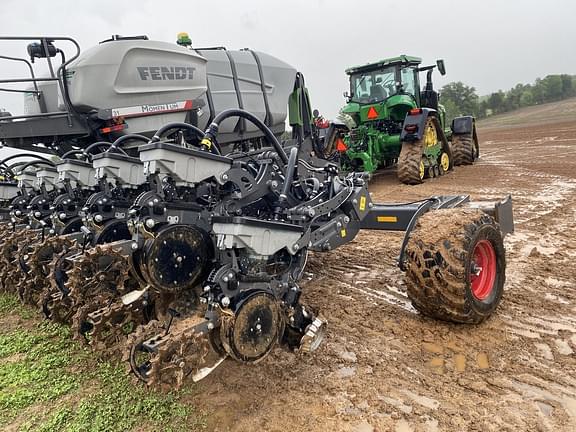 Image of Fendt Momentum 31 equipment image 2