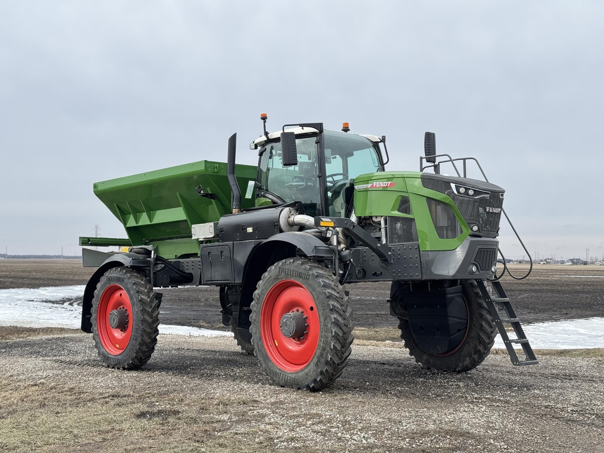 2024 Fendt RoGator 932 Equipment Image0