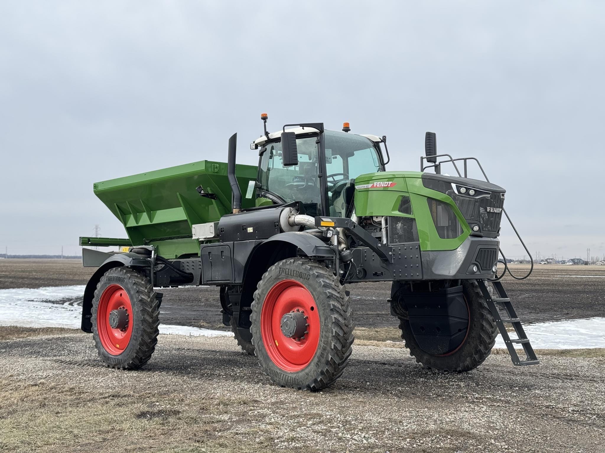 2024 Fendt RoGator 932 Equipment Image0
