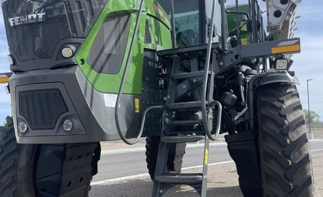 Image of Fendt RoGator 937 equipment image 4