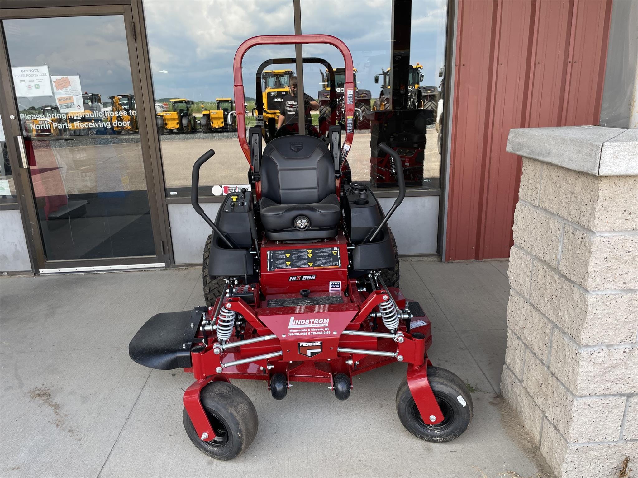 2024 Ferris ISX3300 Equipment Image0