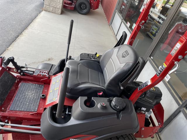 Image of Ferris ISX3300 equipment image 2