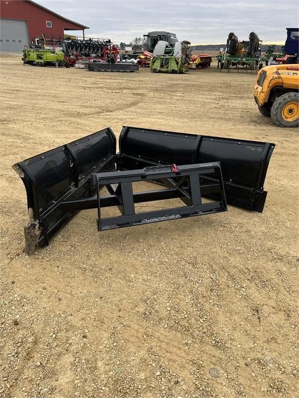 Image of Forward Farm Lines Feed Pusher Image 0