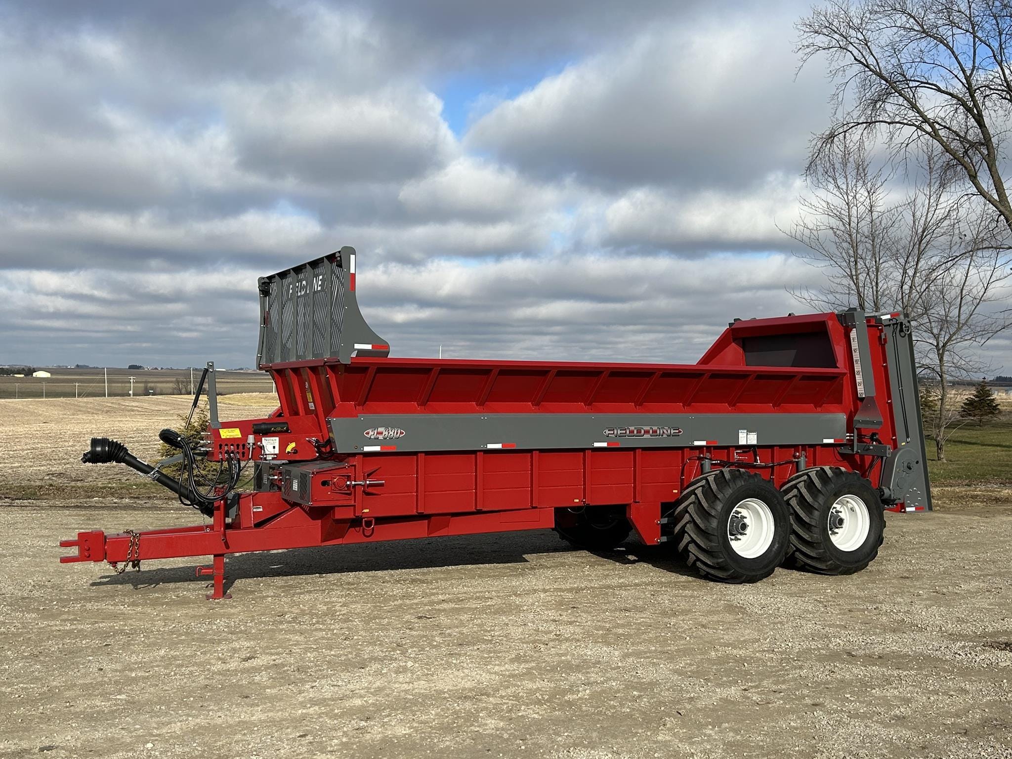 2024 Fieldline FL680 Equipment Image0