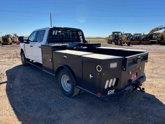 Image of Ford F-350 equipment image 4