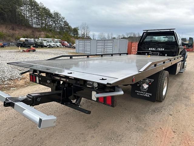 Image of Ford F-650 equipment image 4
