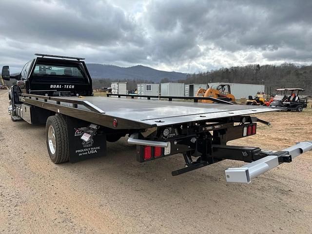 Image of Ford F-650 equipment image 2