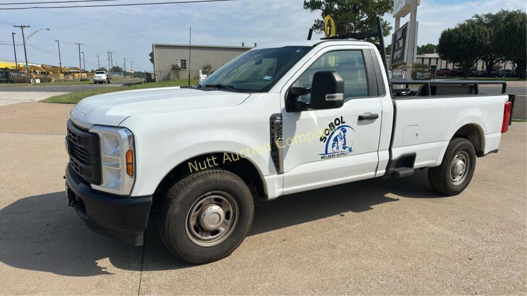 Image of Ford F-250 Primary image