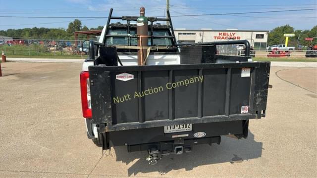 Image of Ford F-250 equipment image 4