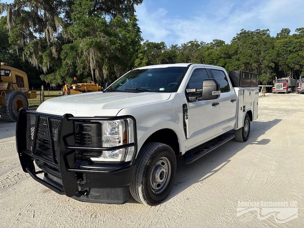 Image of Ford F-250 Primary image