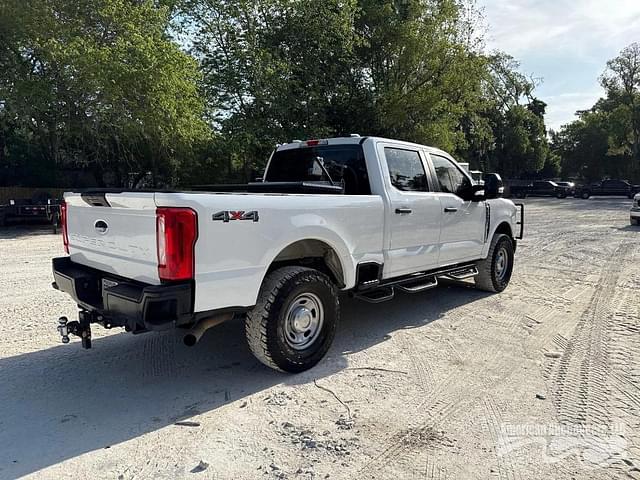Image of Ford F-250 equipment image 4