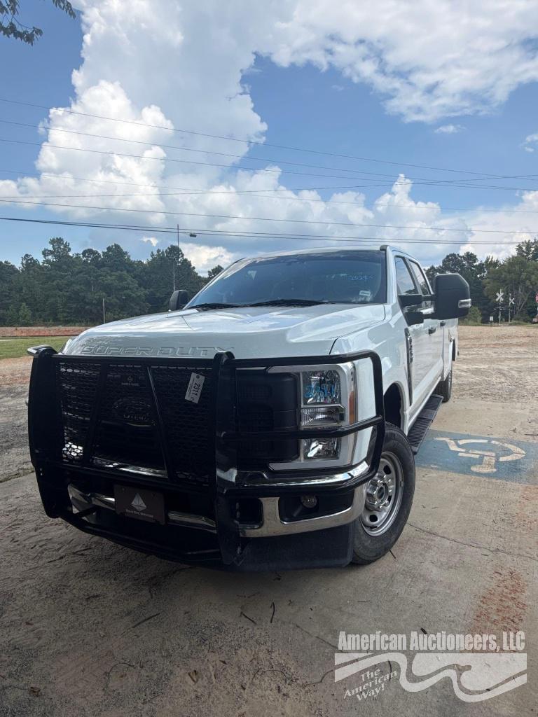 Image of Ford F-250 Primary image