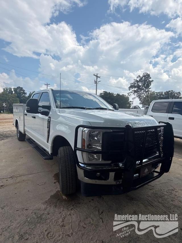 Image of Ford F-250 equipment image 2