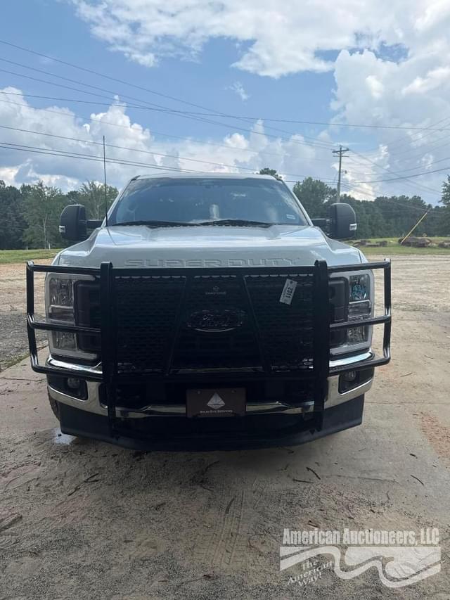 Image of Ford F-250 equipment image 1