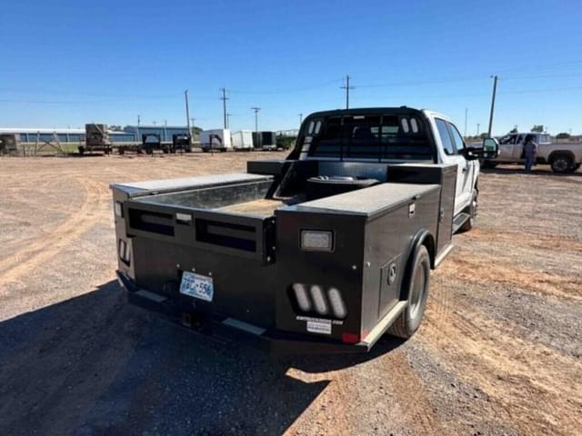 Image of Ford F-350 equipment image 3