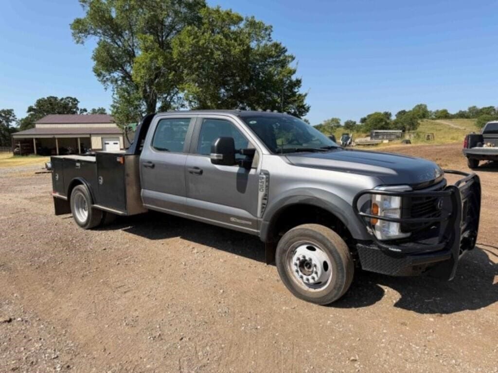 2024 Ford F-450 Equipment Image0