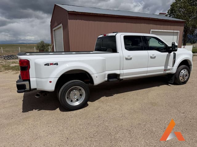 Image of Ford F-450 equipment image 4