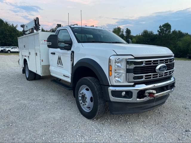 Image of Ford F-550 equipment image 4