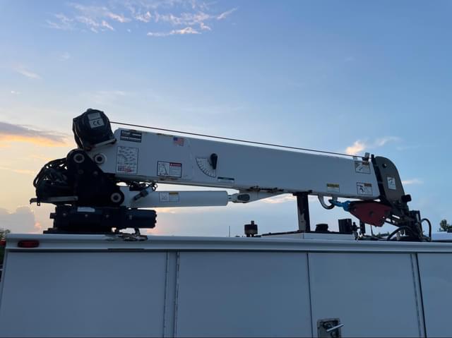 Image of Ford F-550 equipment image 2