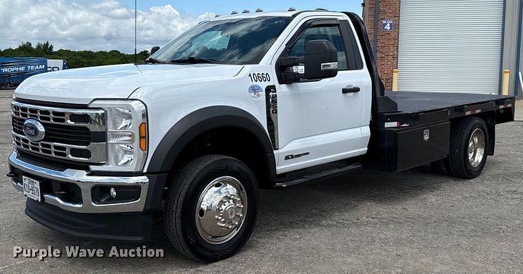 Image of Ford F-550 Primary image