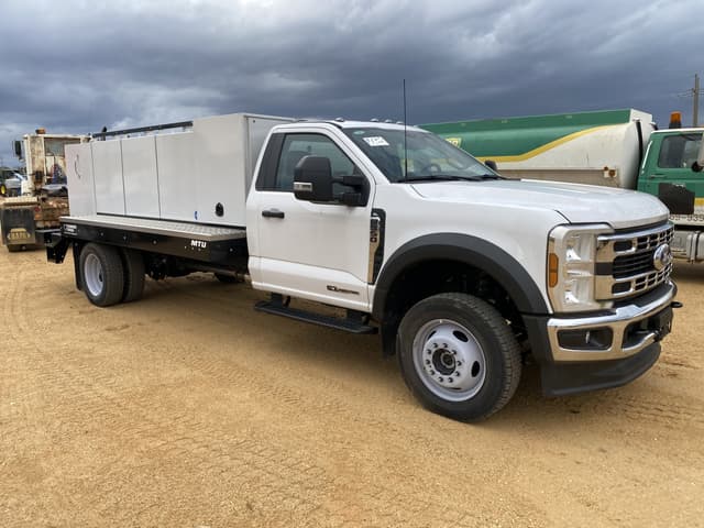 Image of Ford F-550 equipment image 3