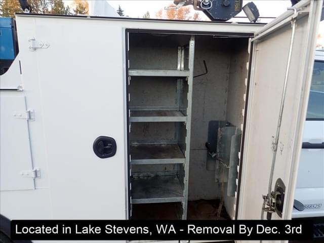 Image of Ford F-600 equipment image 3