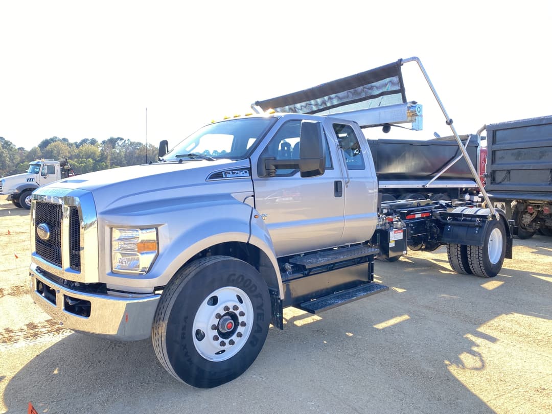 Image of Ford F-750 Primary image