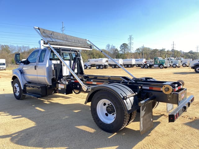 Image of Ford F-750 equipment image 1