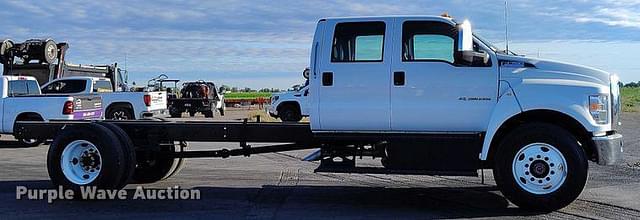Image of Ford F-750 equipment image 3