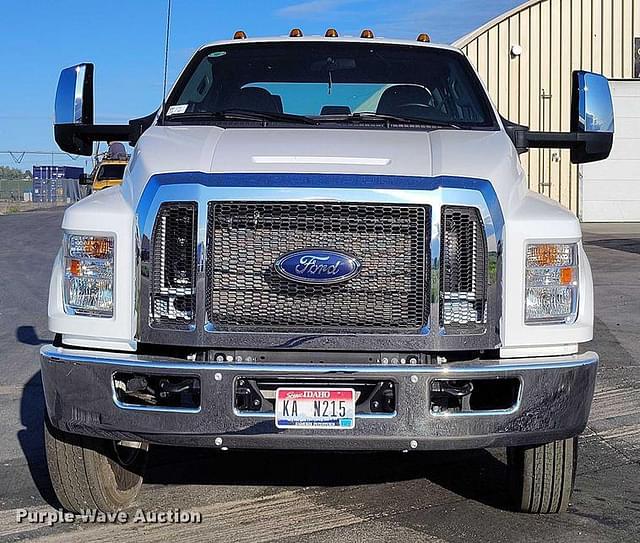 Image of Ford F-750 equipment image 1