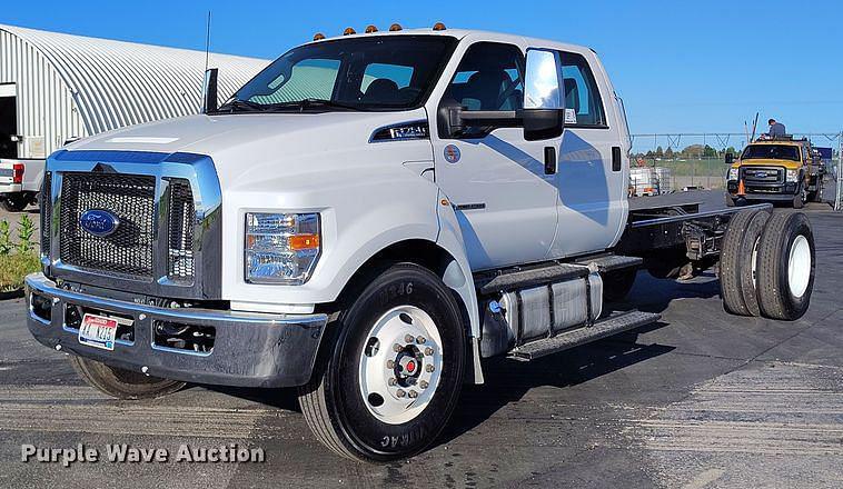 Image of Ford F-750 Primary image