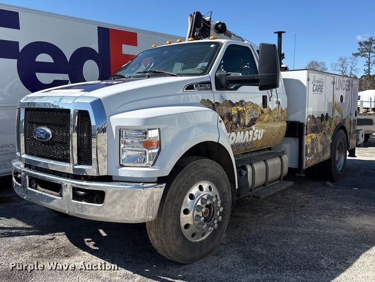 2024 Ford F-750 Equipment Image0
