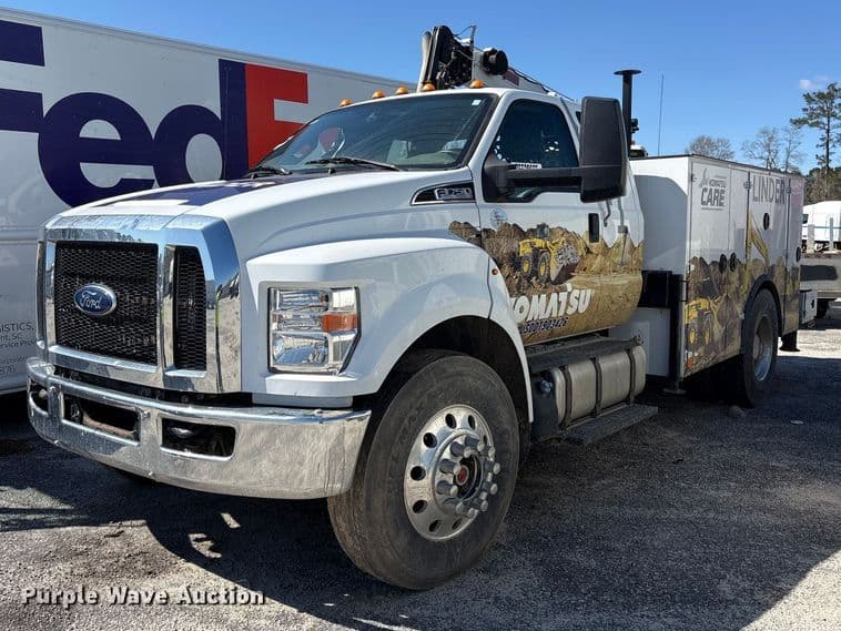 Image of Ford F-750 Primary image