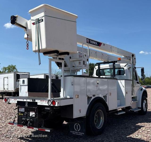Image of Freightliner Business Class M2 equipment image 4