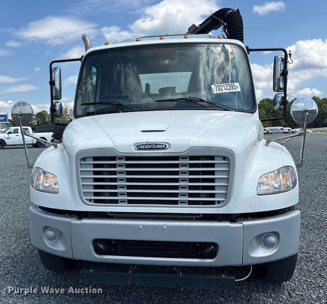 Image of Freightliner Business Class M2 equipment image 1
