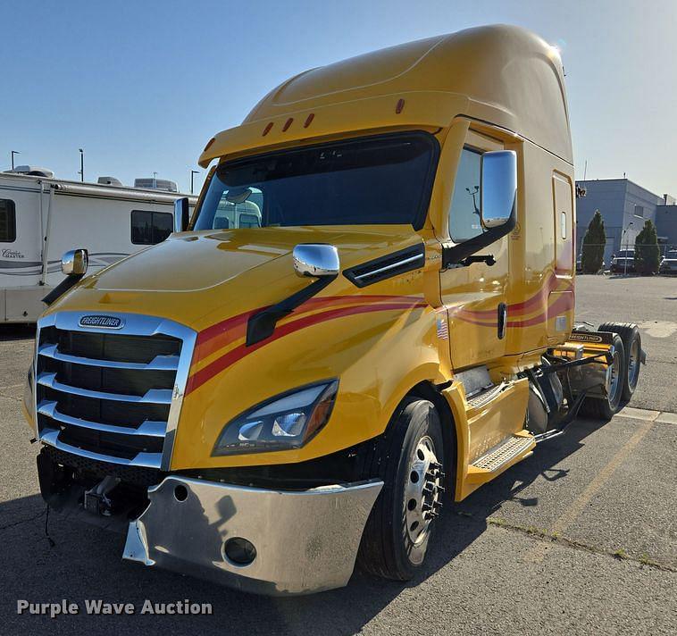Image of Freightliner Cascadia Primary image