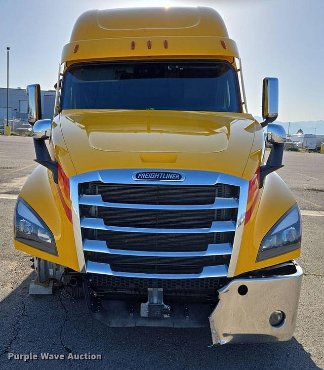 Image of Freightliner Cascadia equipment image 1