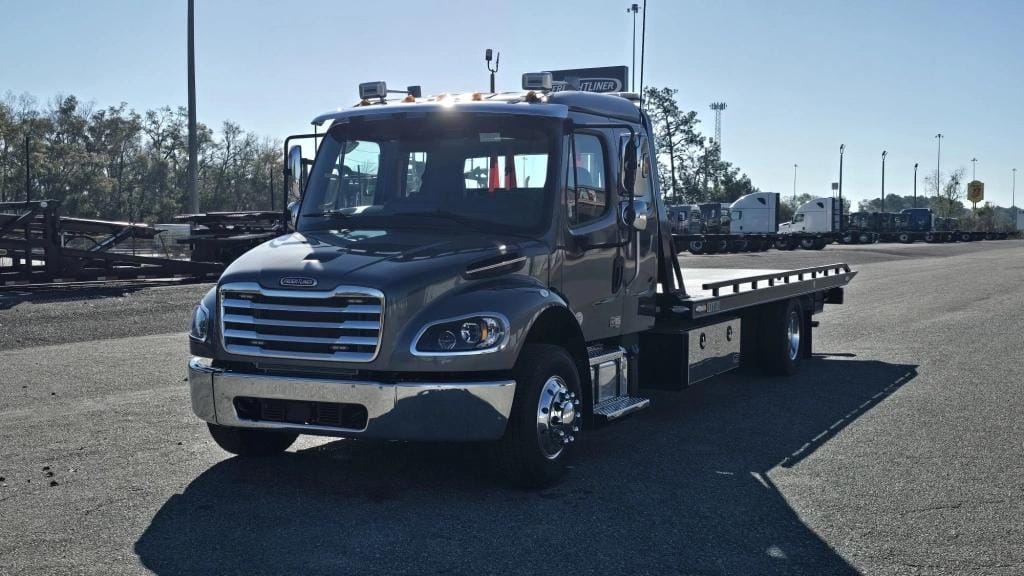 2024 Freightliner M2106 Equipment Image0