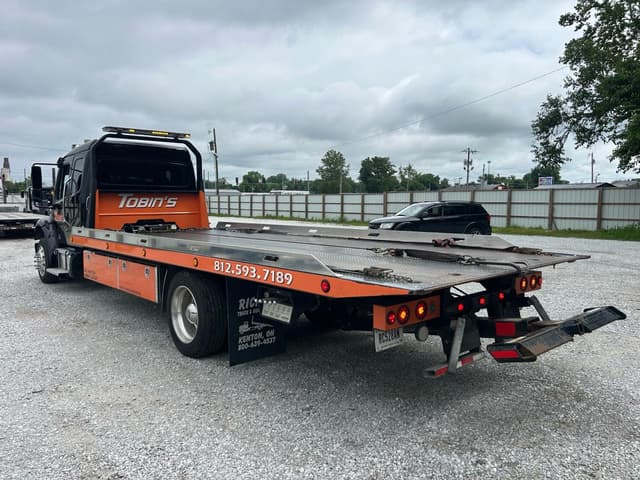 Image of Freightliner M2 equipment image 4
