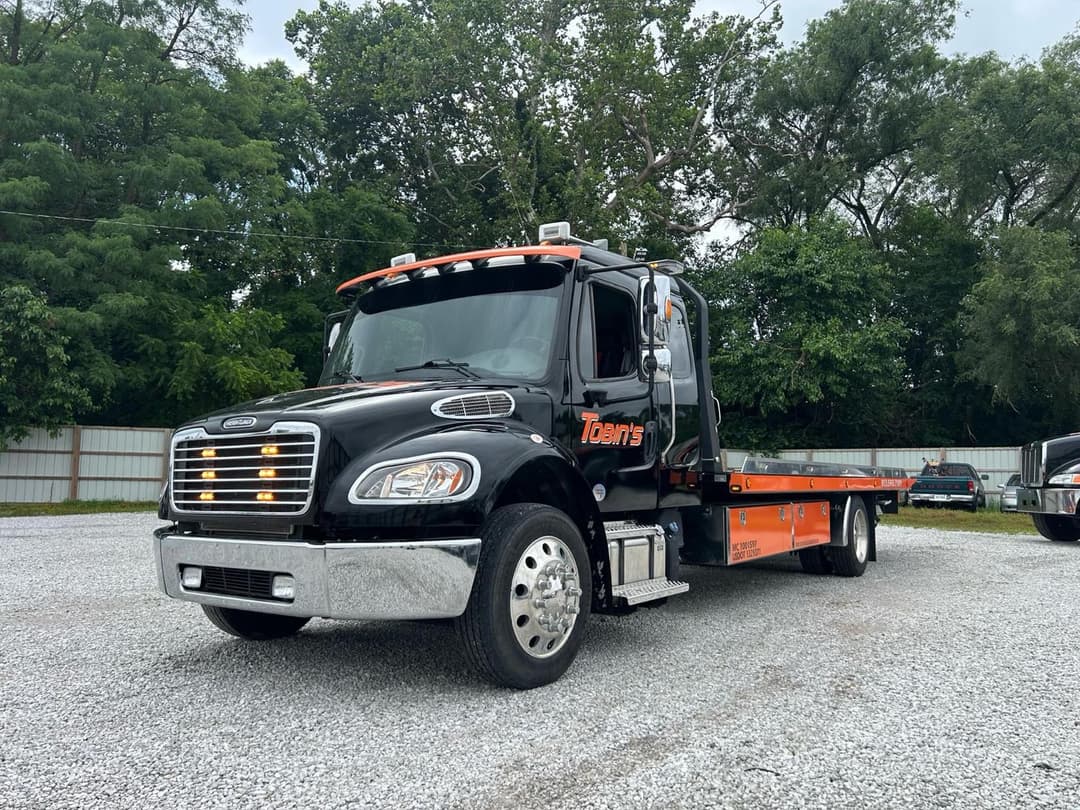 Image of Freightliner M2 Primary image