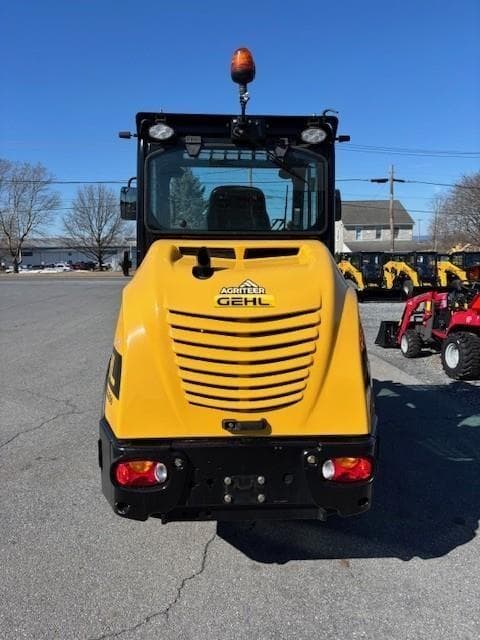 Image of Gehl AL650 equipment image 2