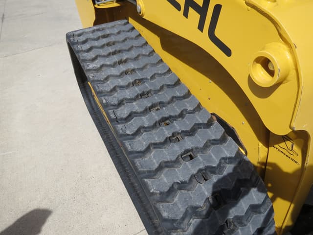 Image of Gehl RT165 equipment image 4