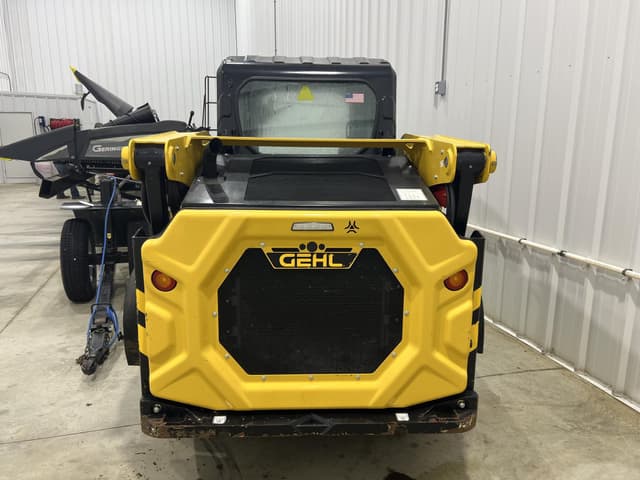 Image of Gehl V230 equipment image 2