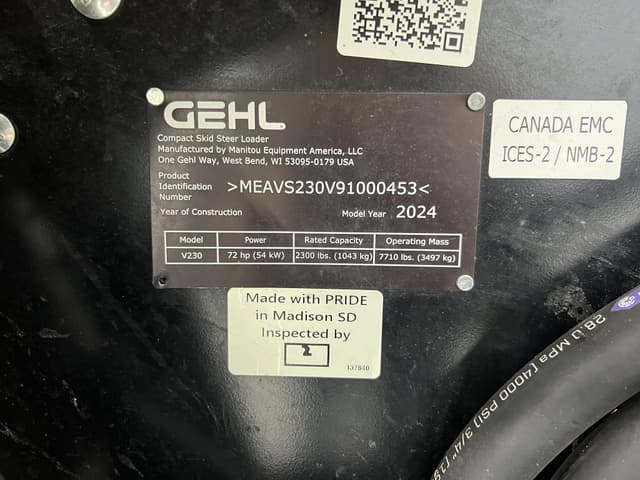 Image of Gehl V230 equipment image 1