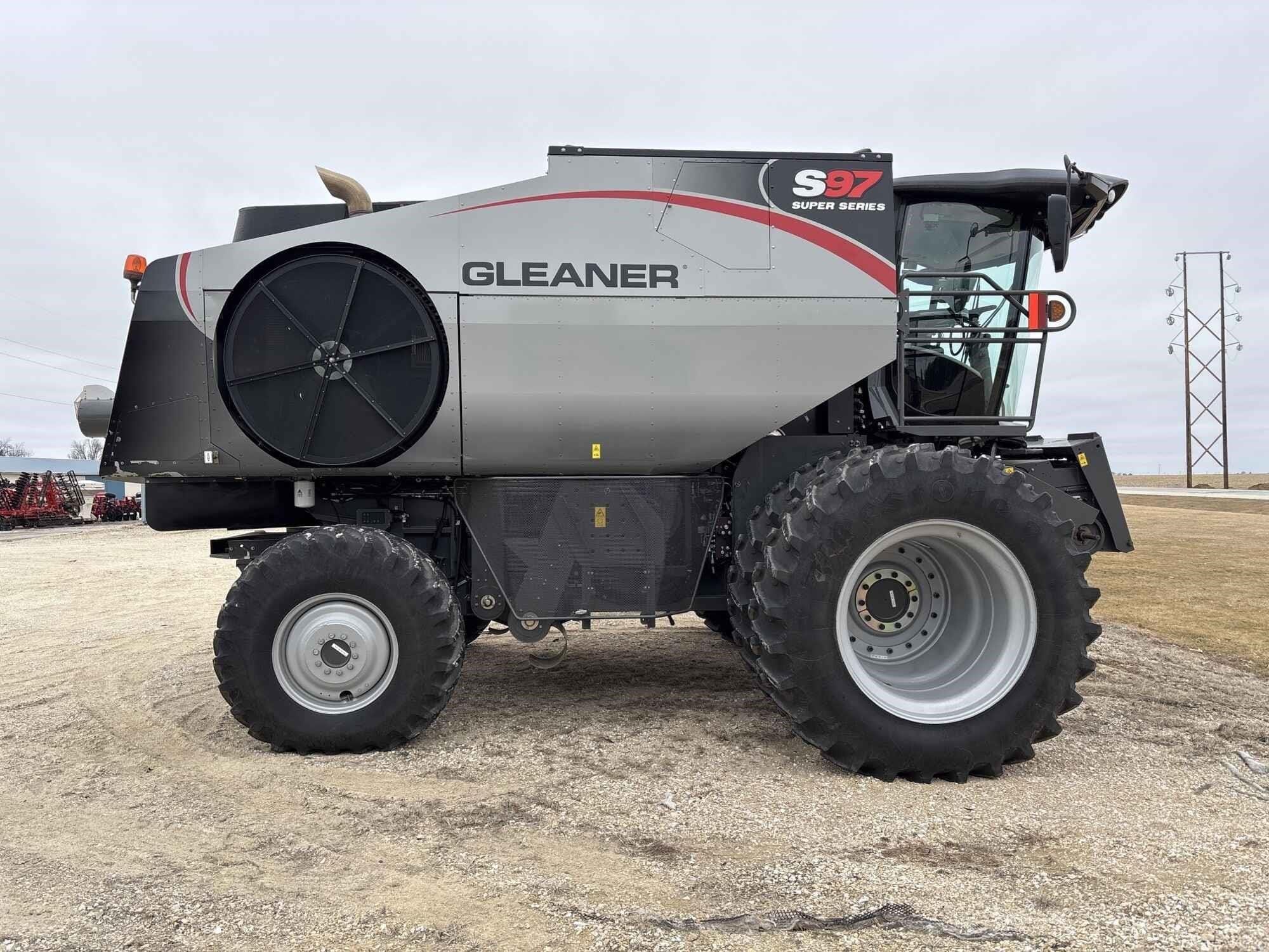 2024 Gleaner S97 Equipment Image0