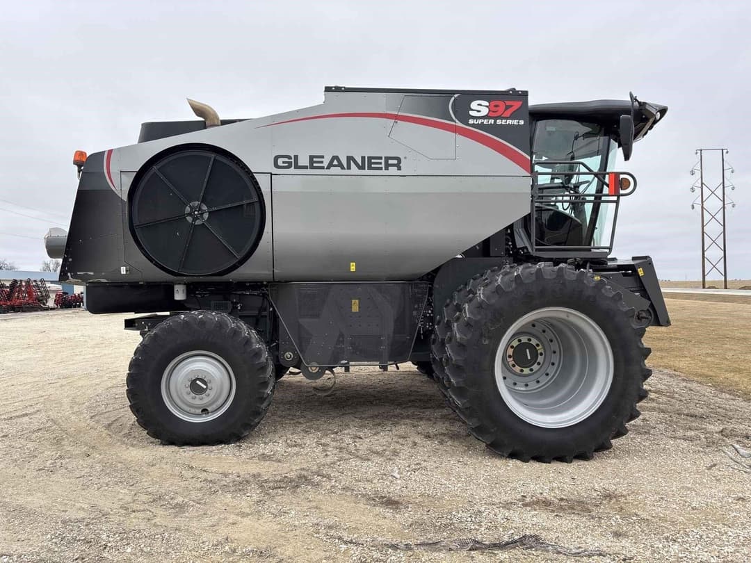 Image of Gleaner S97 Primary image