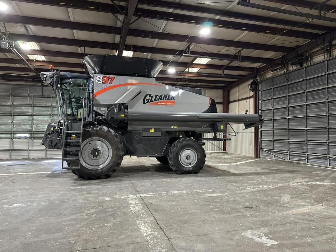 Image of Gleaner S97 Image 1