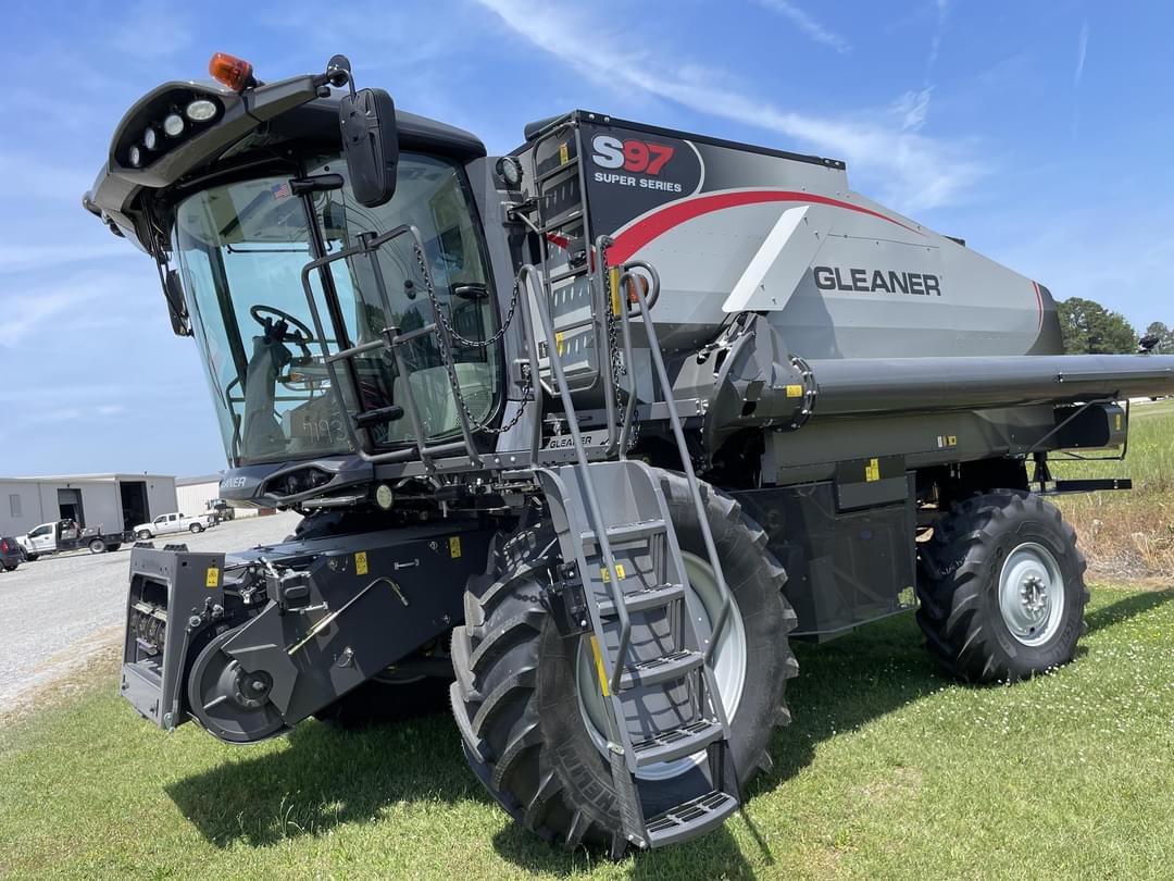 Image of Gleaner S97 Image 0
