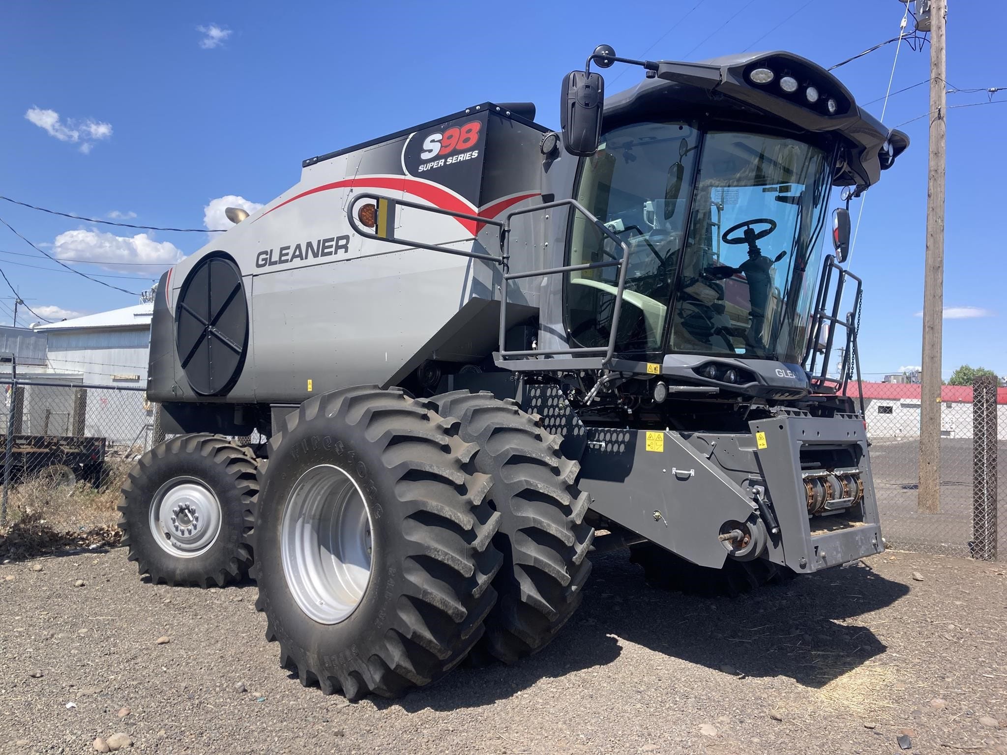 2024 Gleaner S98 Equipment Image0