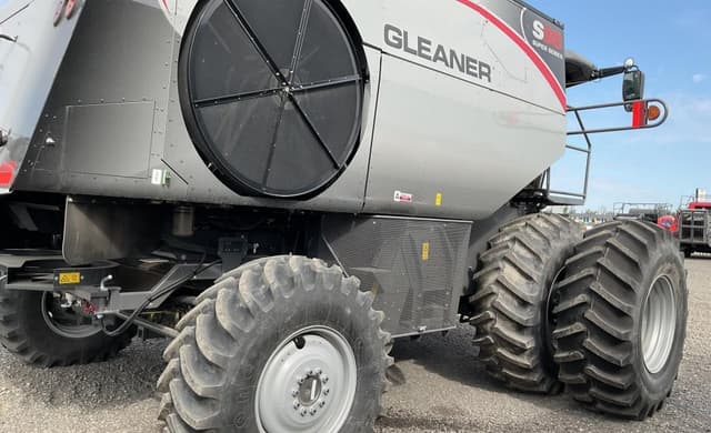 Image of Gleaner S98 equipment image 3